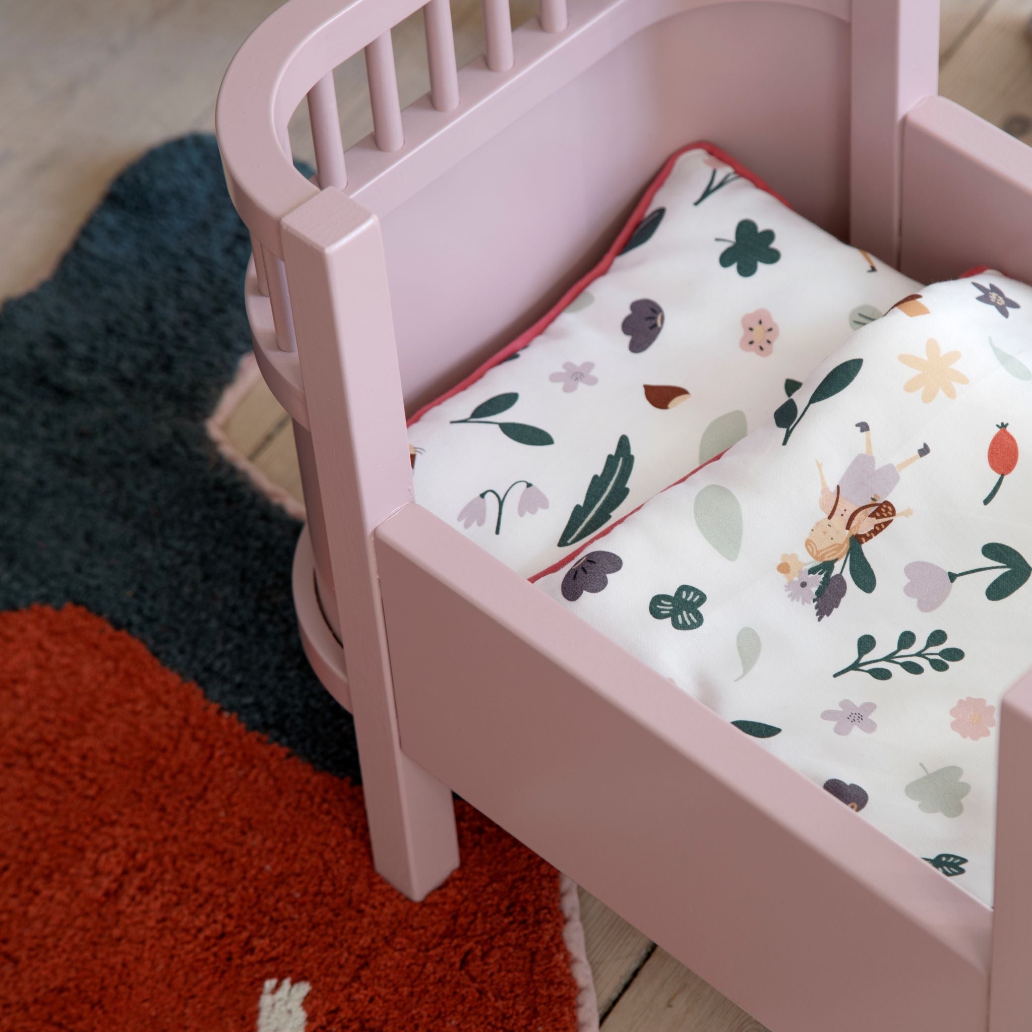 Sebra fa babaágy púderrózsazsín színben a pippadu oldalán