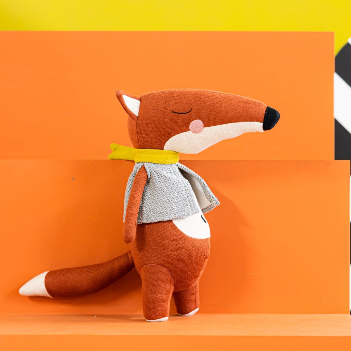 Fred, a róka plüss játék a pippadunál - kedves gyerekjáték, puha, minőségi anyagból