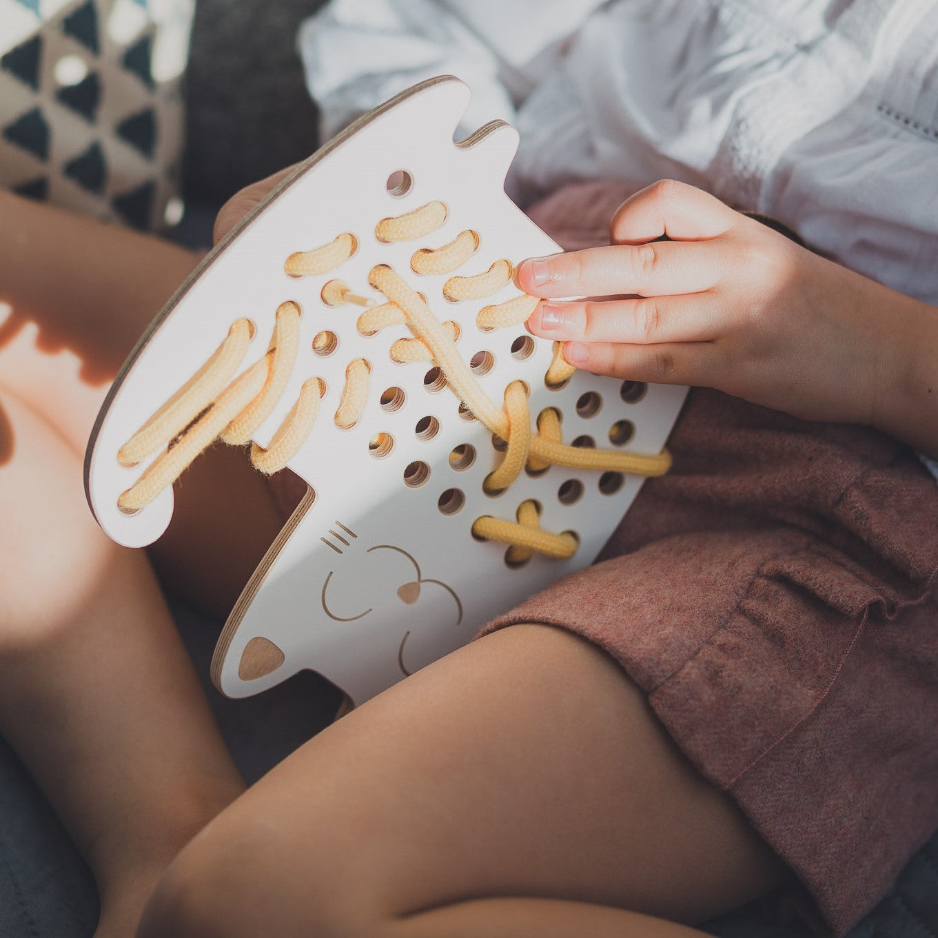 Montessori játék fűzős - Szofi, a macska - pippadu