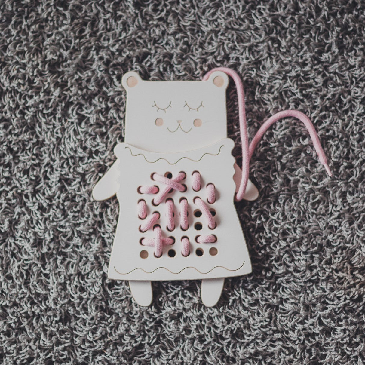 Készségfejlesztő fűzős játék - Teddy mama - pippadu