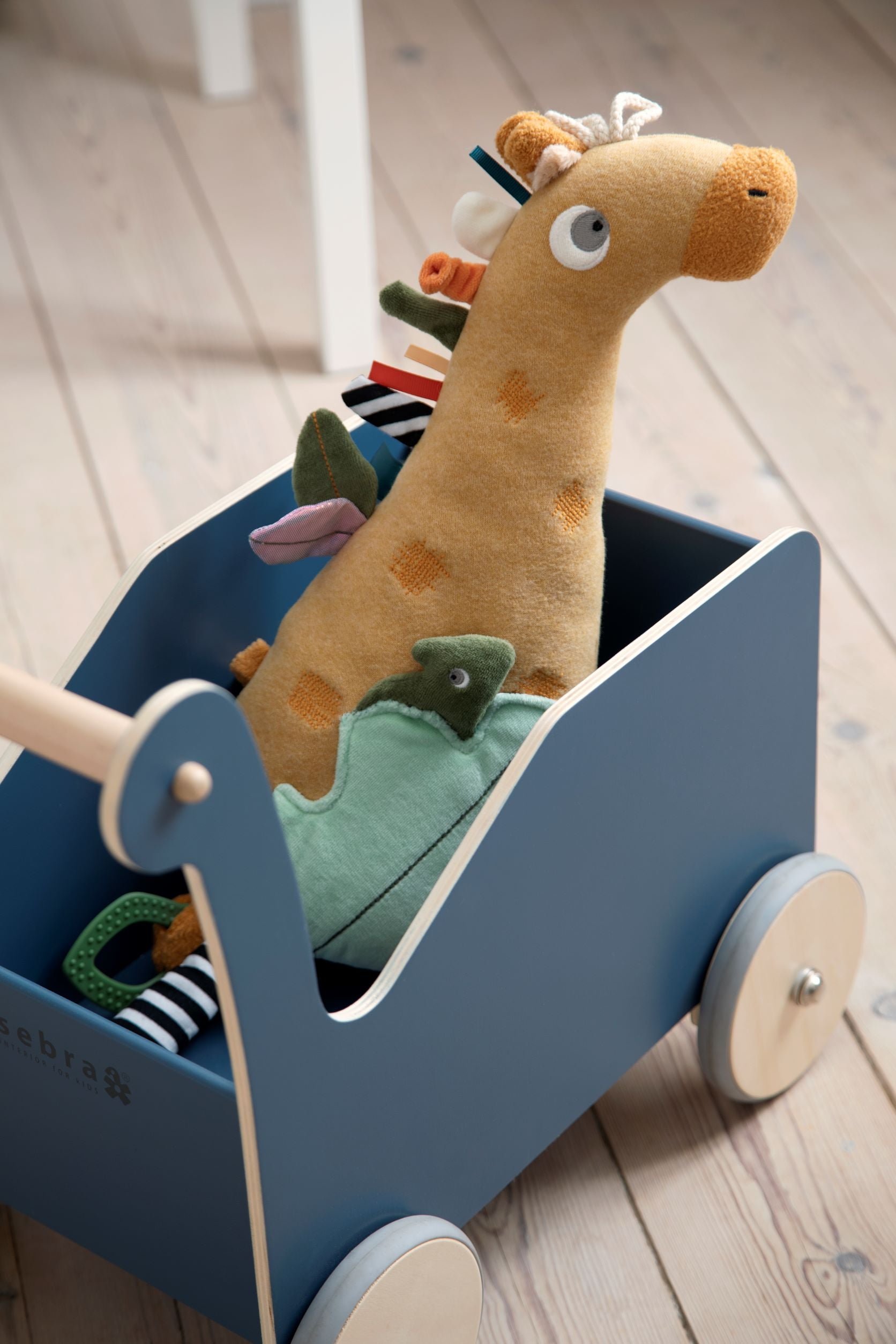 Sebra Glenn a zsiráf készségfejlesztő plüss játék - pippadu