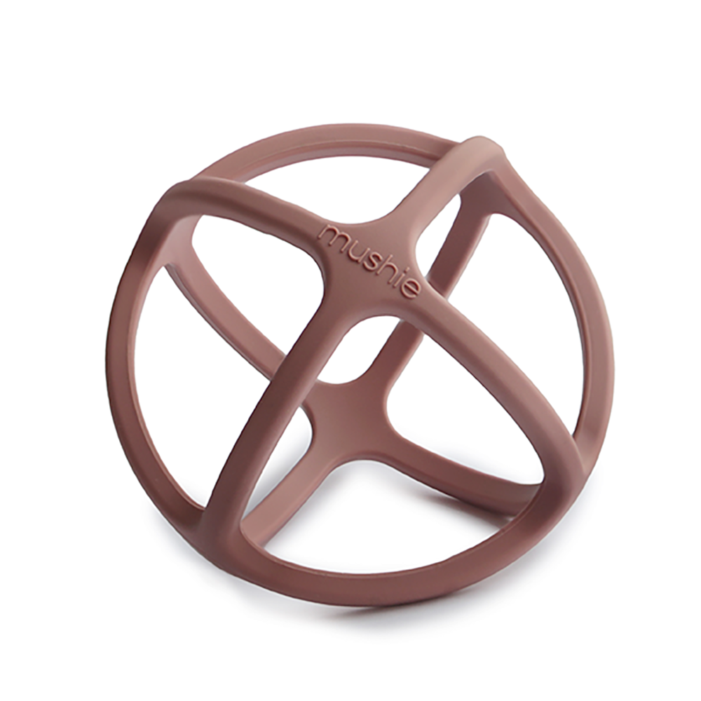 Labda rágóka - mackó színben - Pippadu, Mushie