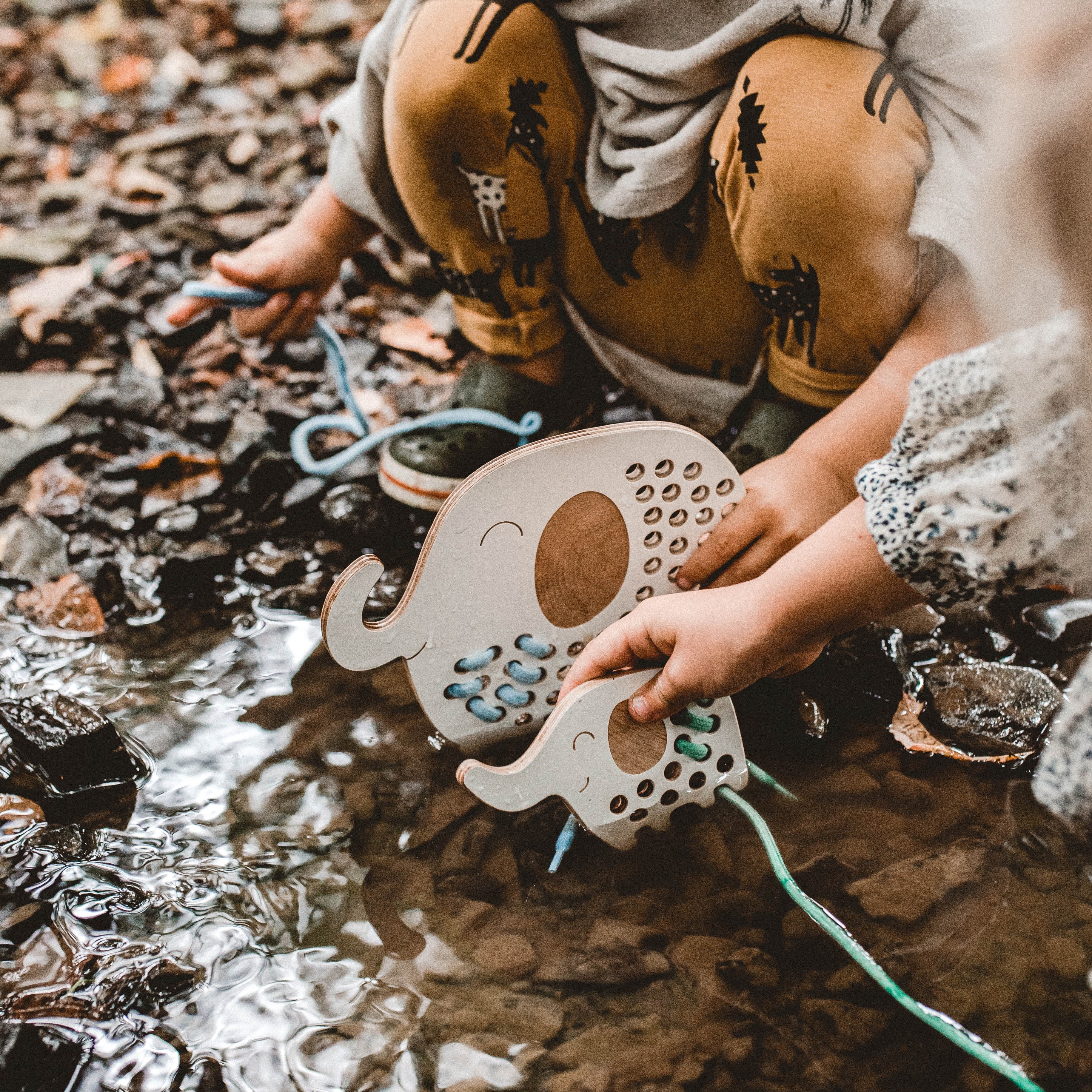 Kicsi fűzős Montessori fajáték - gyerekjáték Ludwig az elefánt - pippadu