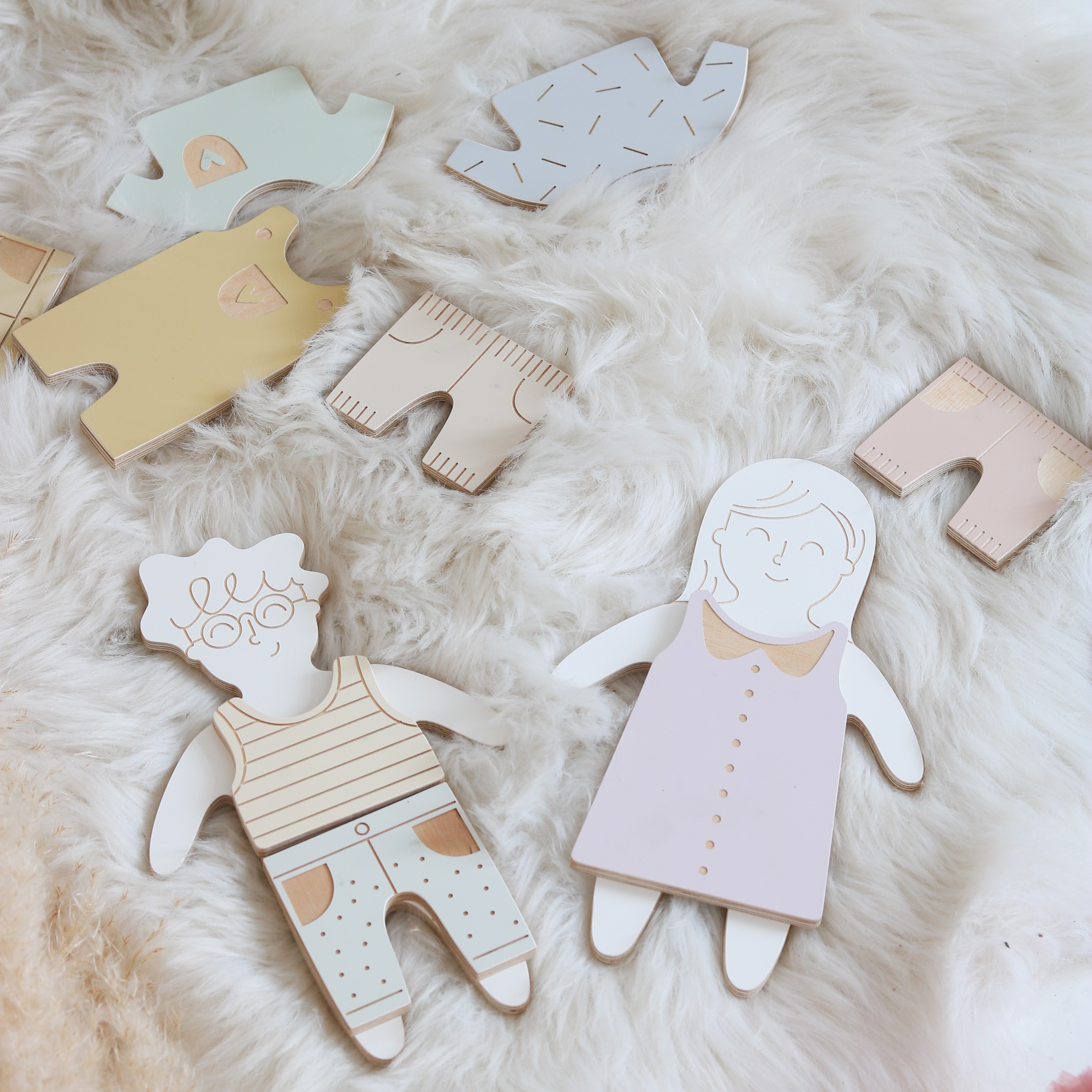 Milin fából készült babaöltöztetős játék - Jancsi és Juliska - pippadu