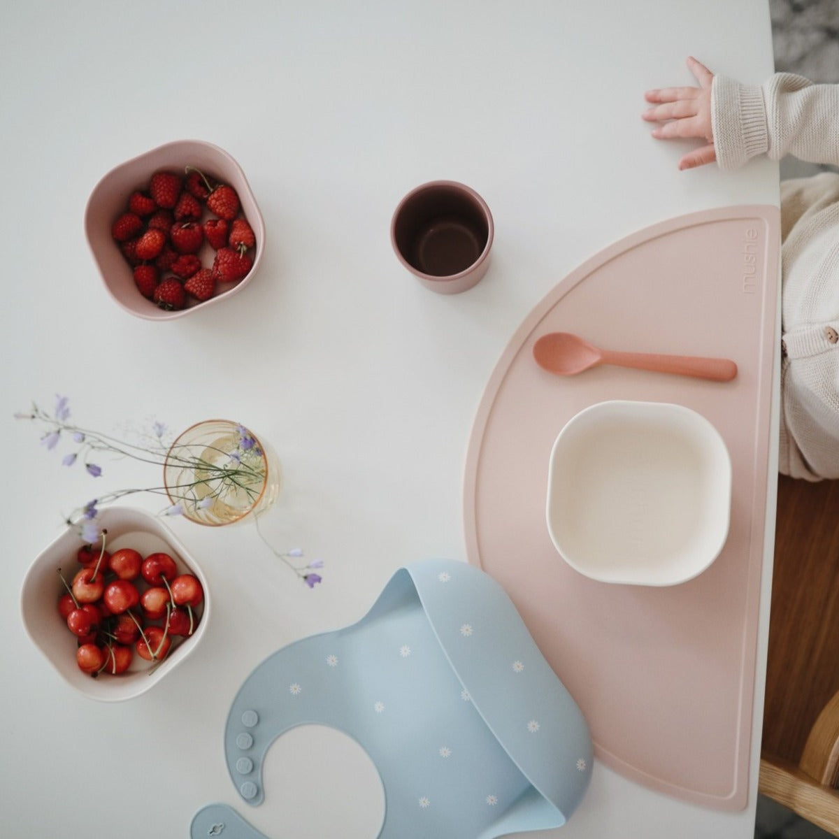 Négyzetes lapostányér - krémfehér - Pippadu