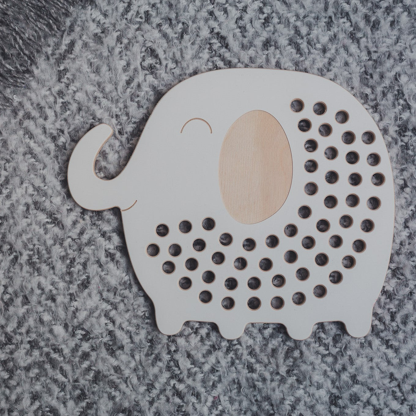 Fűzős Montessori fajáték - Oliver, az elefánt - Pippadu