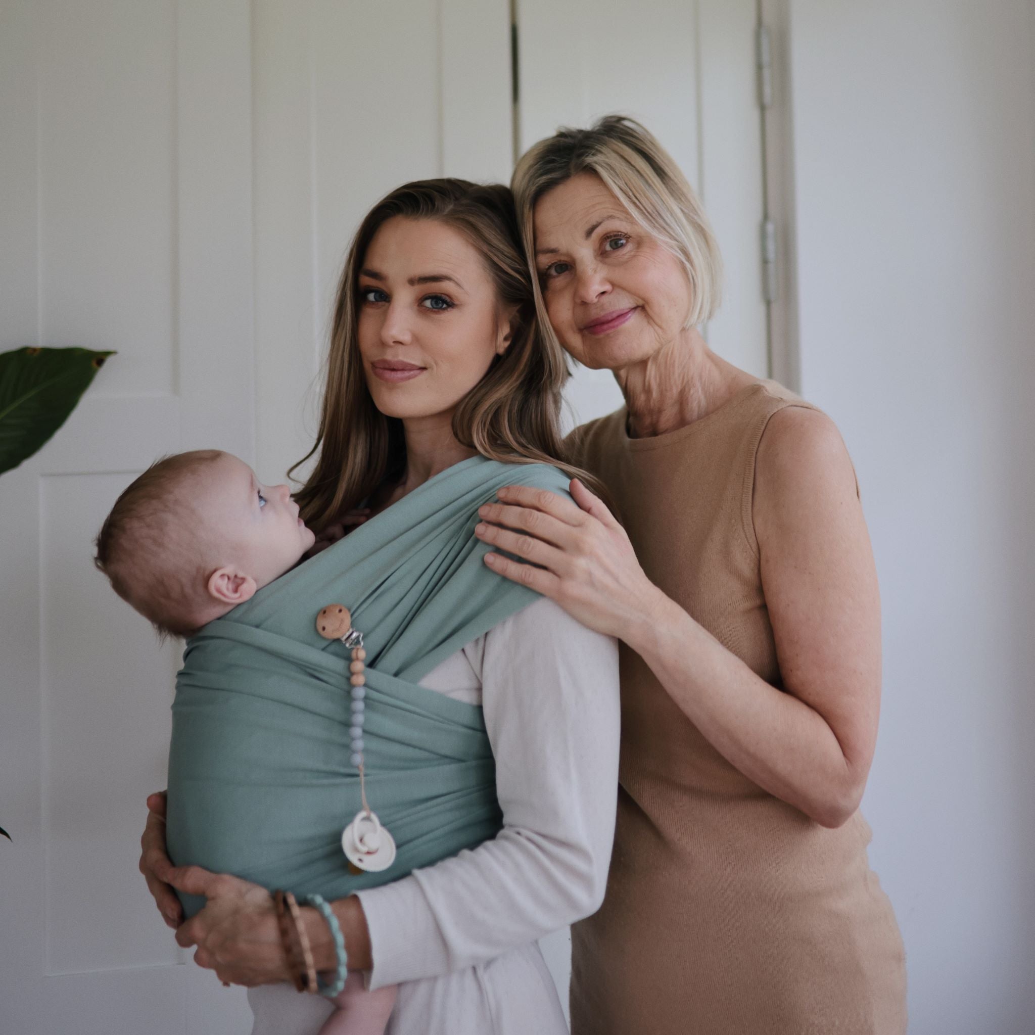 Mushie rugalmas babahordozó szellő színben a pippadu polcain