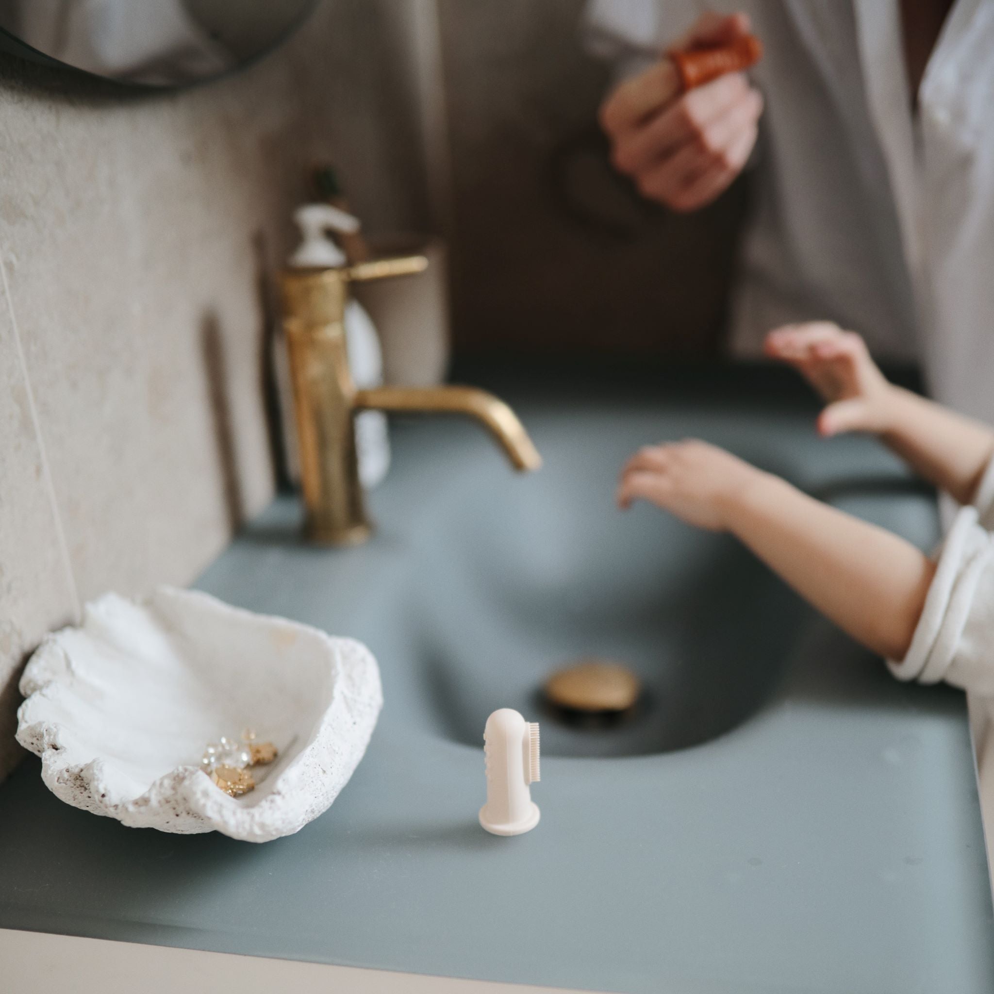 Fogkefe babáknak - világoskék és nárcisz - pippadu - ujjra húzható fogkefe