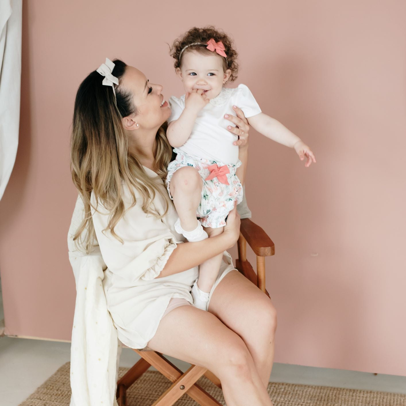 Fodros lányka nadrág és hajpánt szett flamingó mintával a pippadutól