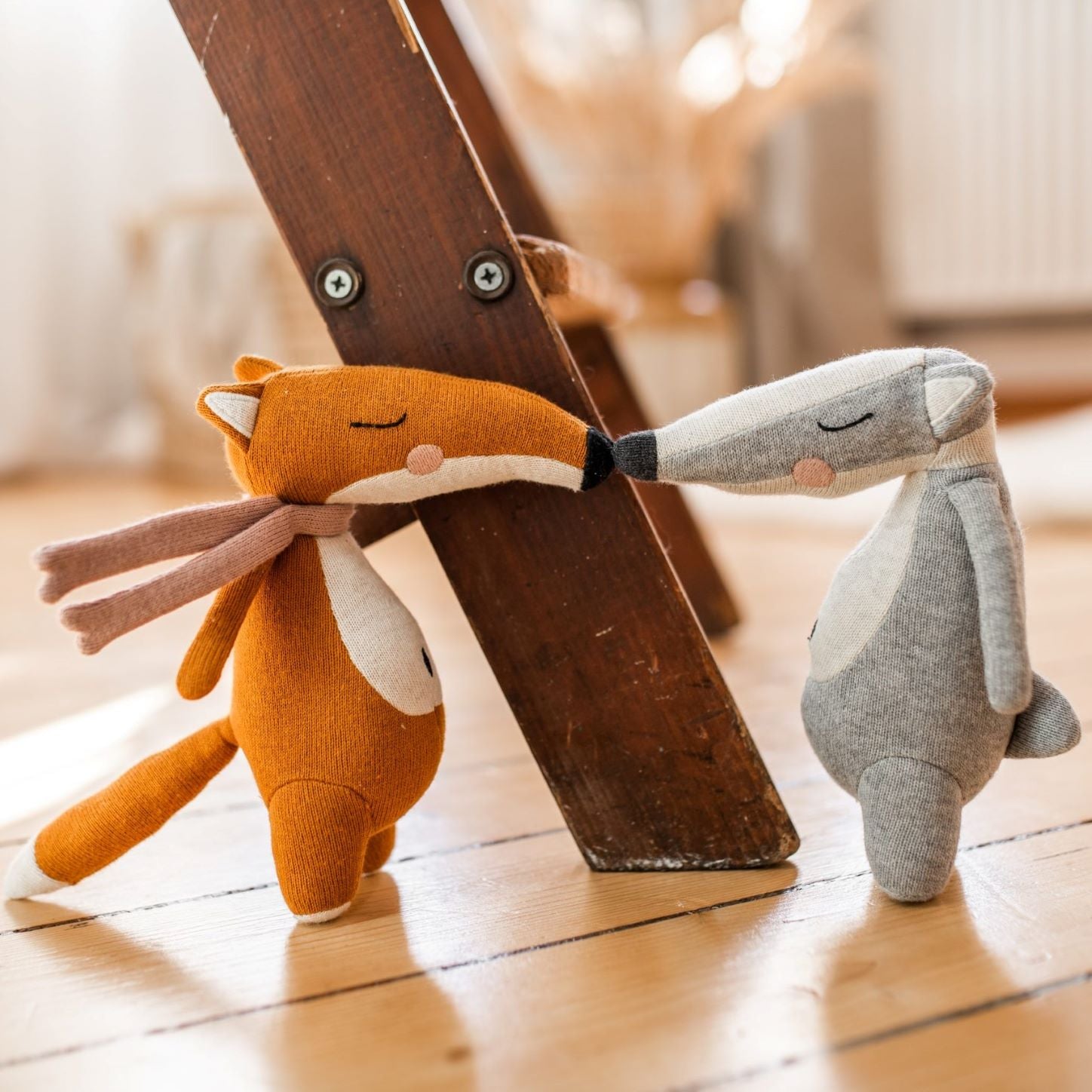 Plüss baba csörgő - borz és róka - pippadu