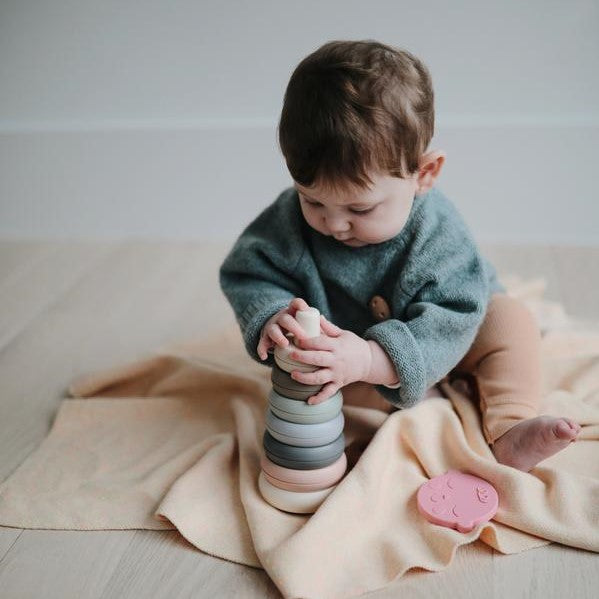 Gyűrű piramis pasztell színekben - pippadu