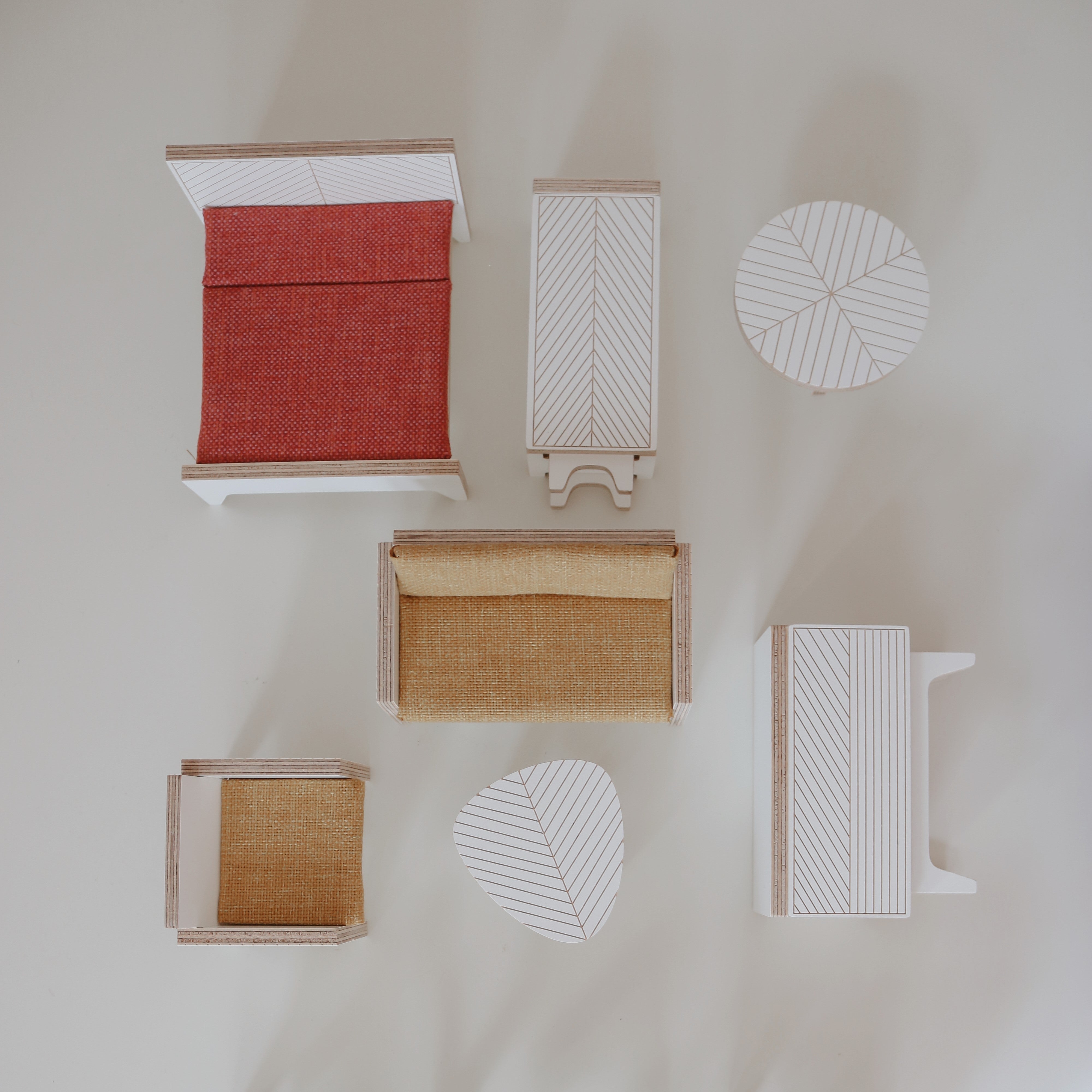 Babaházba való bútorok - fából, kárpitozott - pippadu