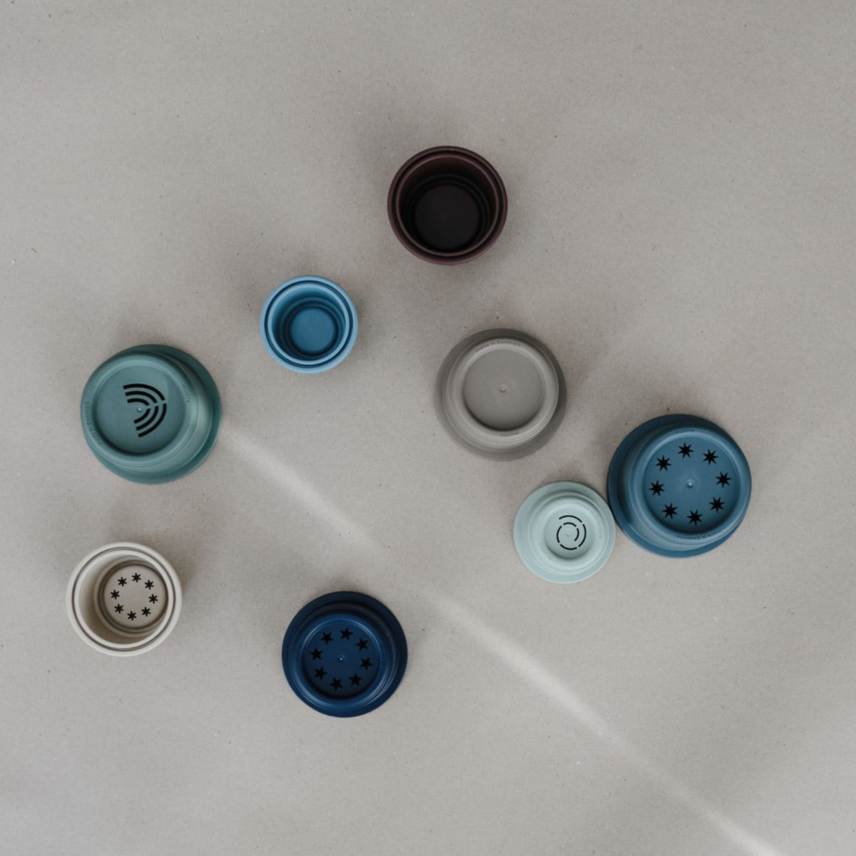 Építő pohártorony - fejlesztő játék gyerekeknek - erdei világ - Pippadu