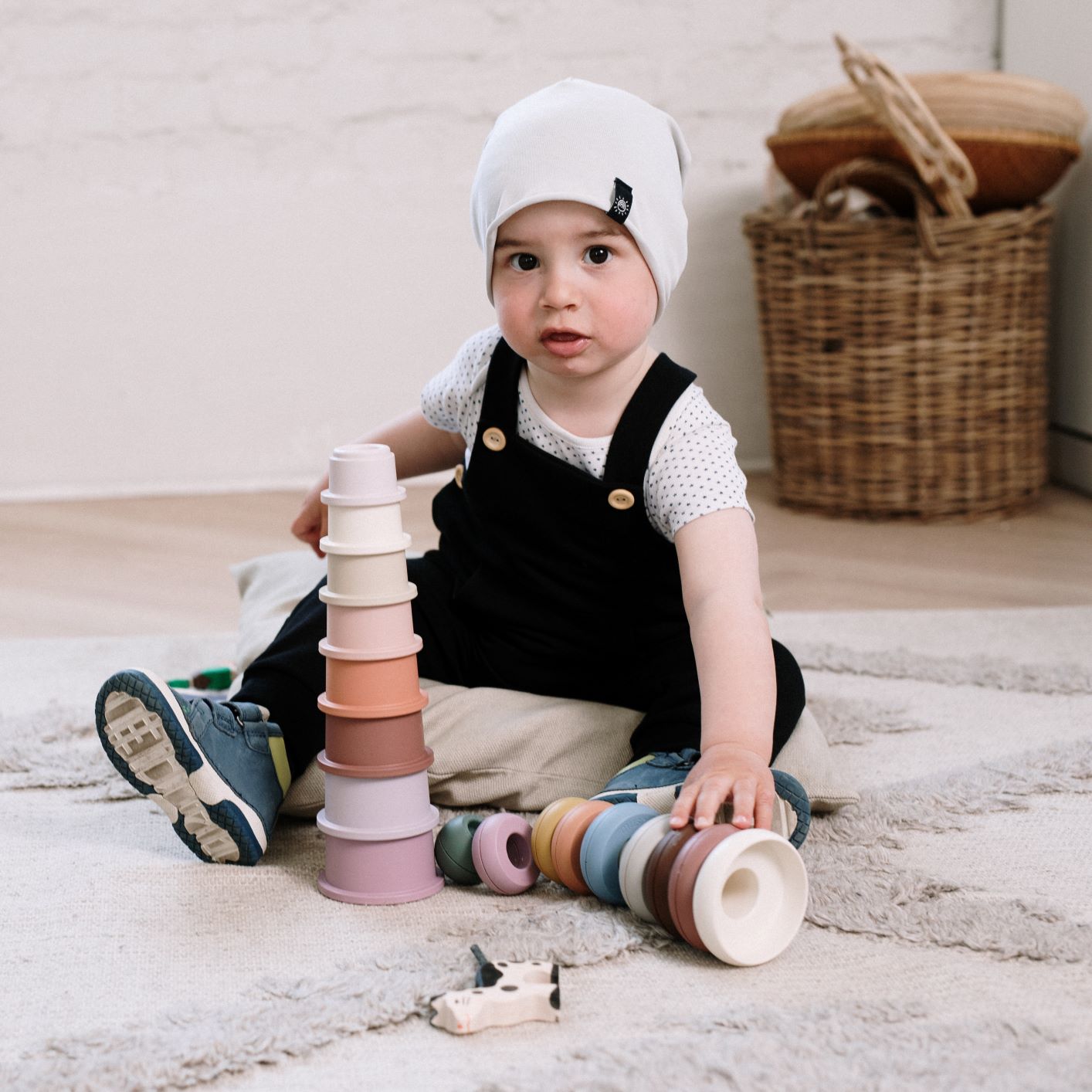 Fekete kantáros nadrág szürke satykával - pippadu - szettben kedvezményes áron