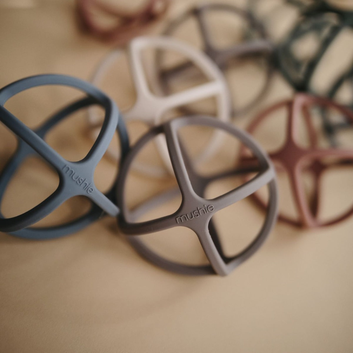 Labda rágóka - szellő színben is a pippadunál - Mushie