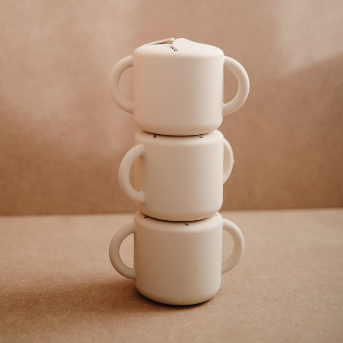 Szilikon nasitartó homok színben - morzsamentes étkezés - Pippadu