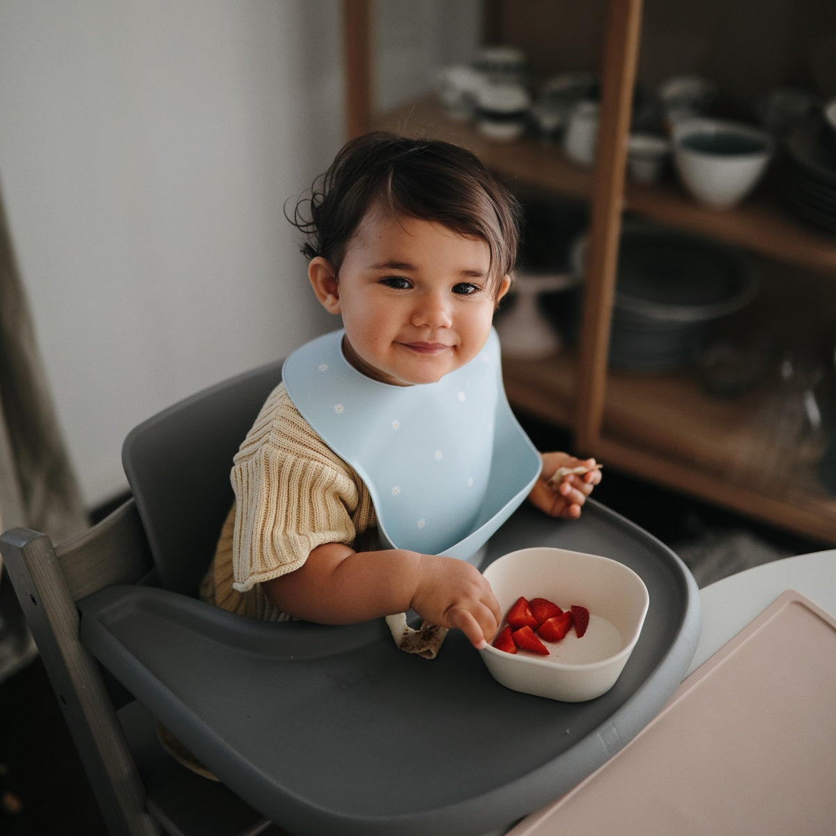 Hajlékony szilikon előke - margaréta - Pippadu