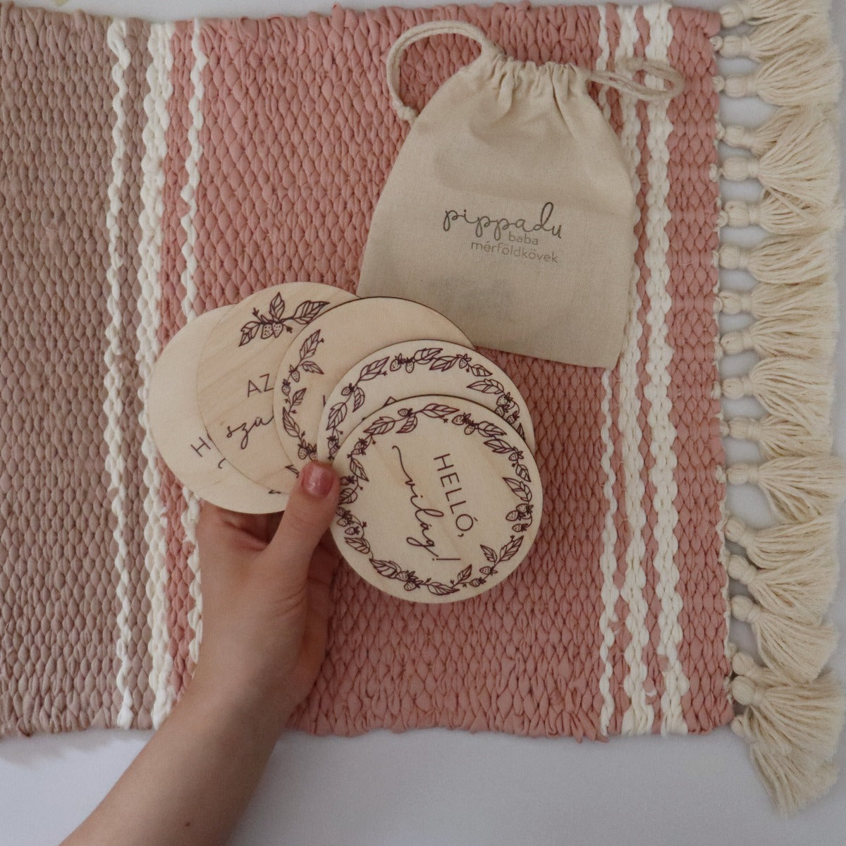 Baba mérföldkő korongok 0-12 hó - babafotózási kellék - pippadu - szamócás díszítéssel, akár ajándékcsomagolásban is