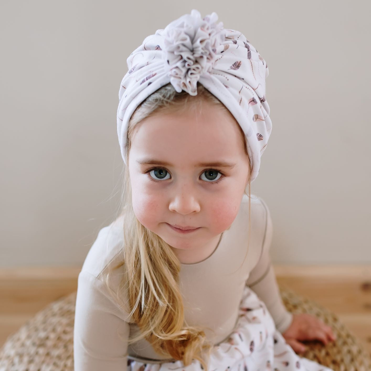 Tavaszi turbánka - mesetollak mintával kicsiknek és nagyoknak - pippadu