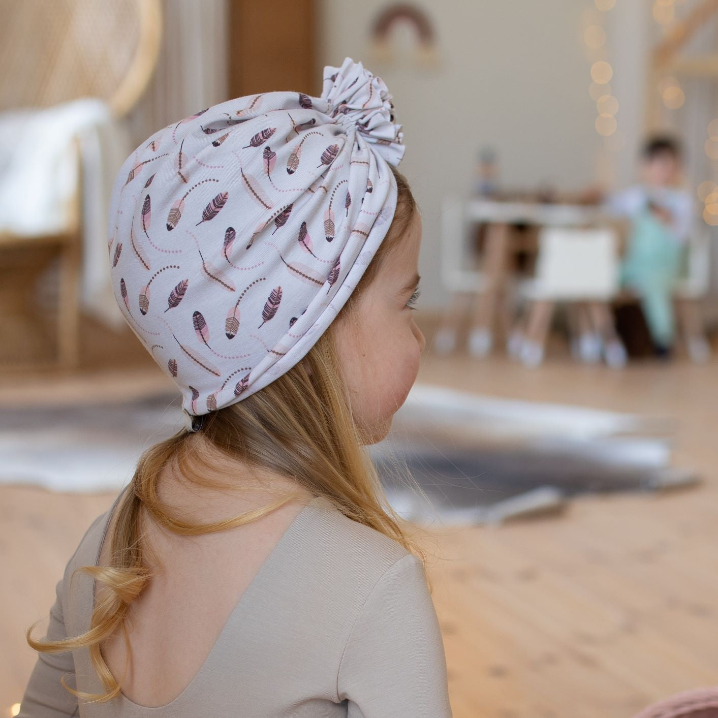 Mesetollak turbánka a pippadutól - törtfehér színben