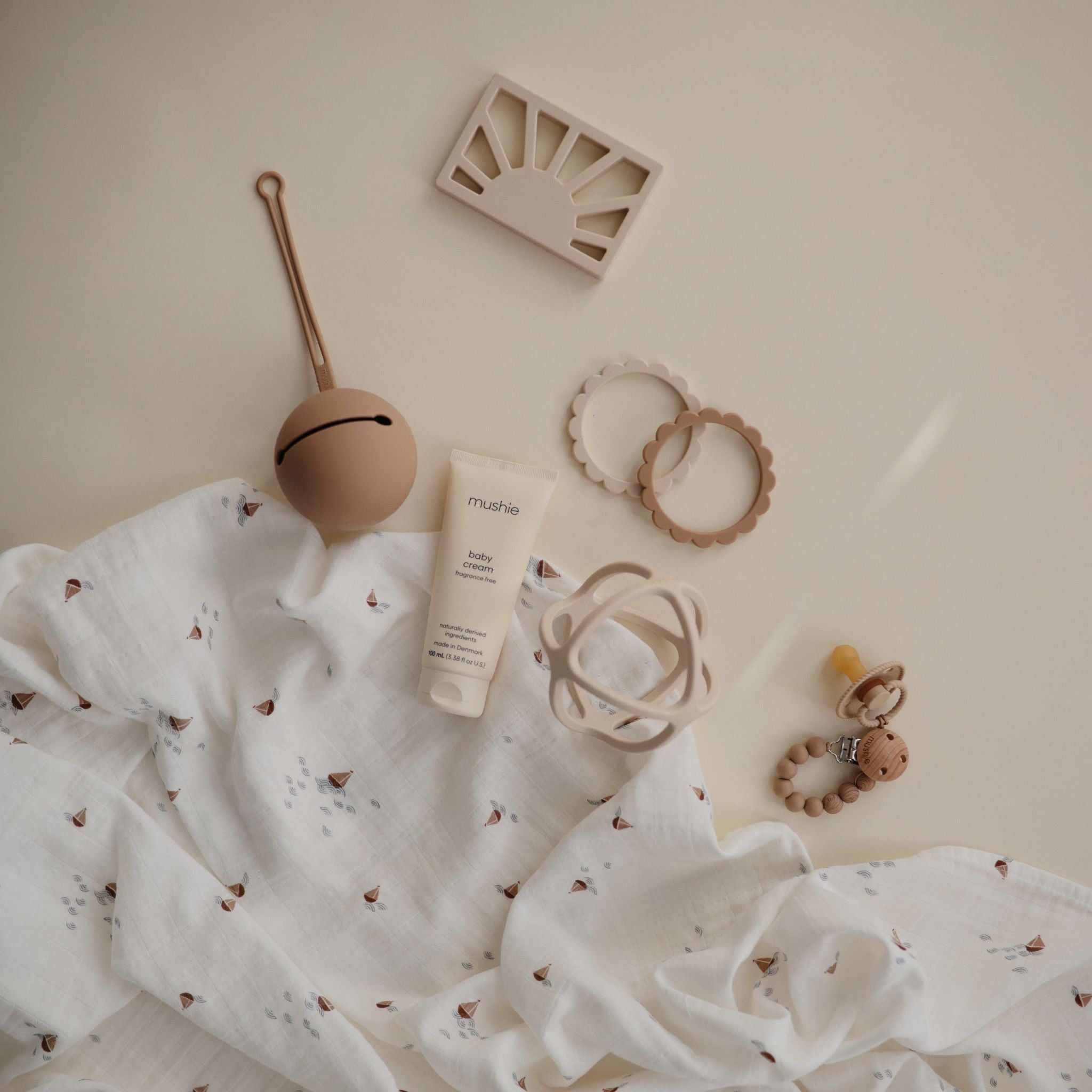 Muszlin babatakaró kiegészítőkkel - mushie - pippadu