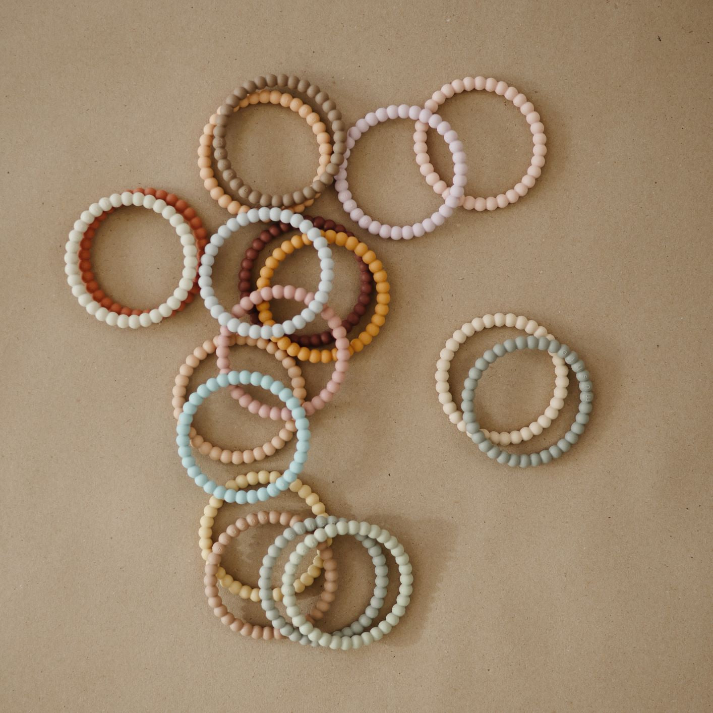 Gyöngy rágóka a mushie márkától - pippadu