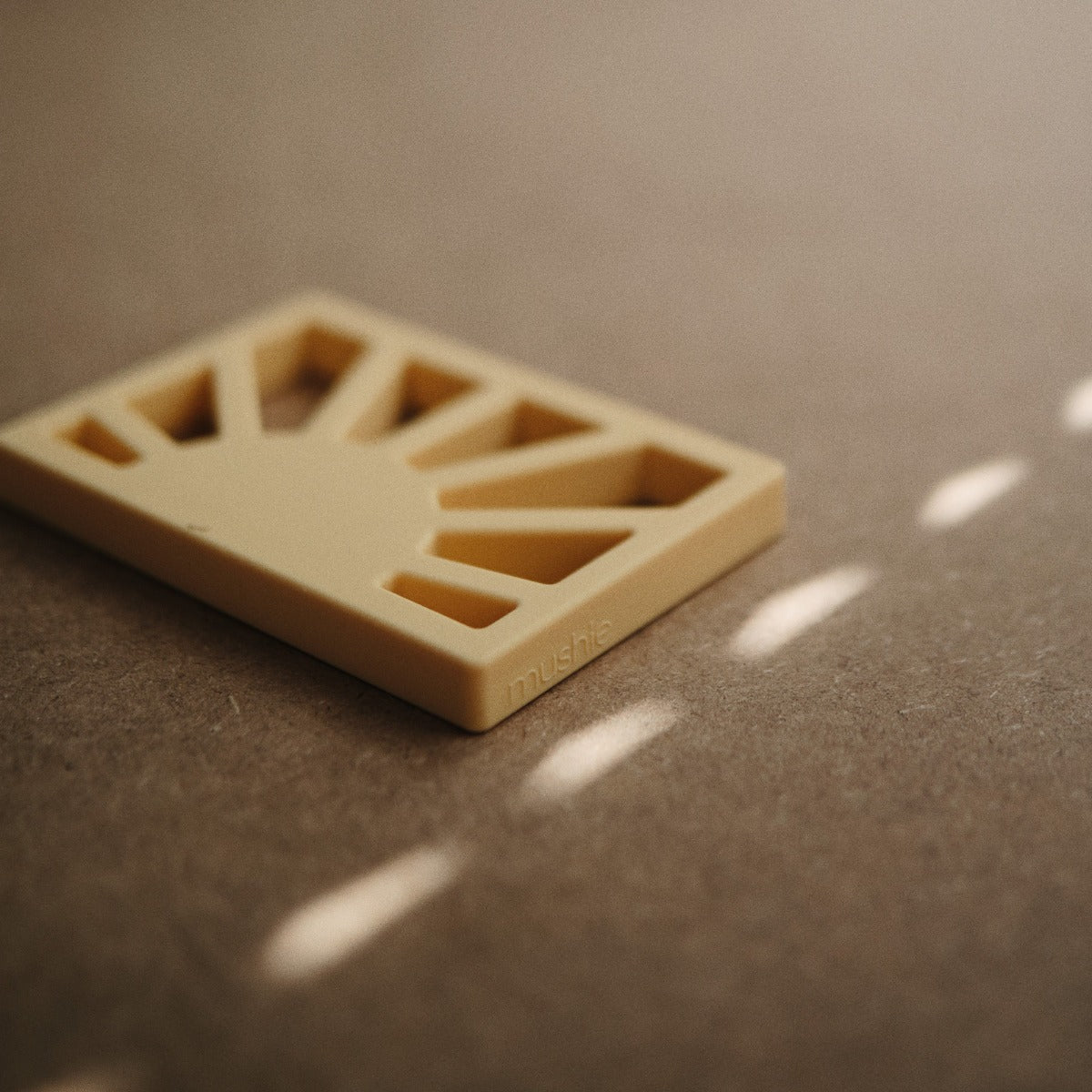 Napocska rágóka - pasztellsárga - Pippadu