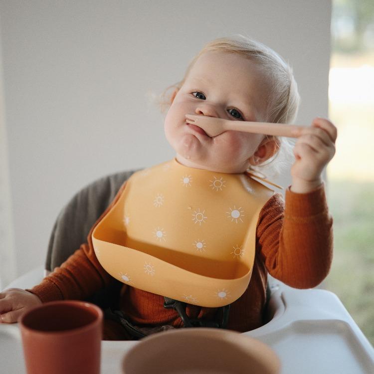 Hajlékony szilikon előke - cseresznye - Pippadu