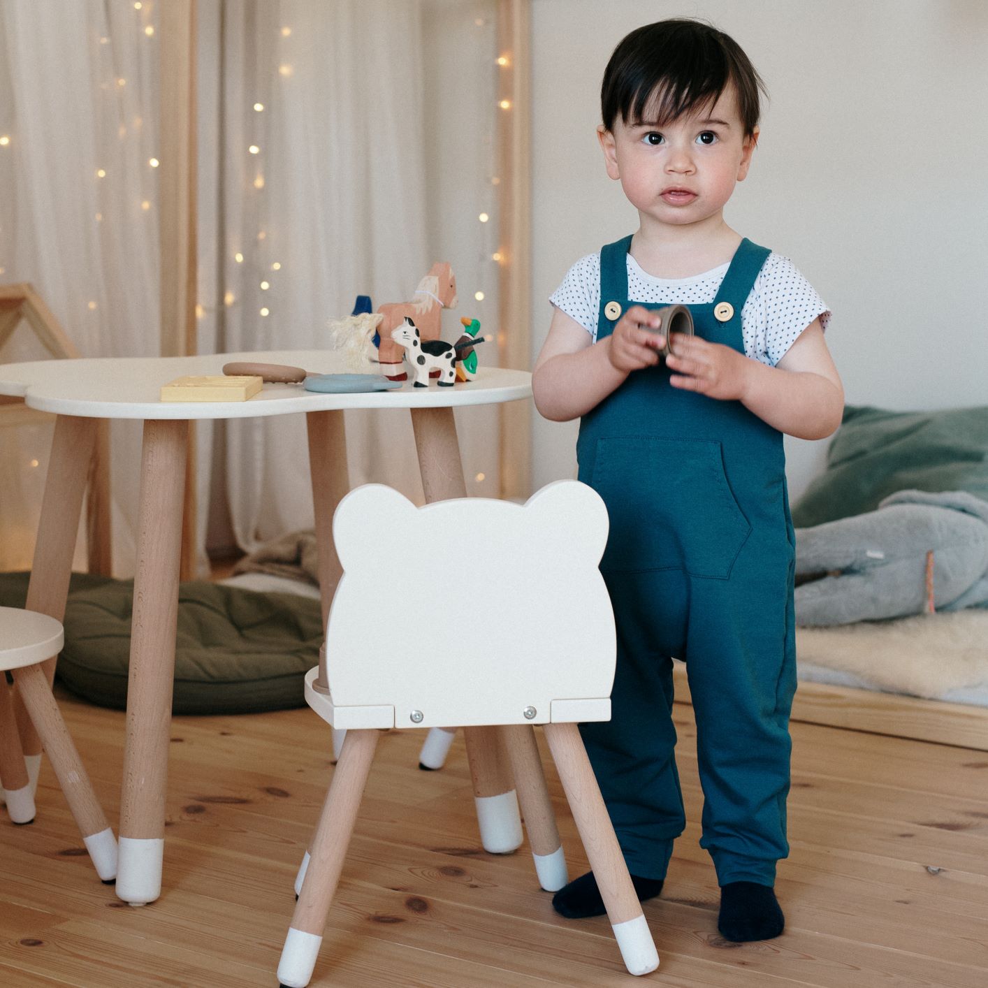 Pávakék kantáros nadrág és satyka szett kedvezményes áron a pippadunál - a képen Holztiger állatok is láthatók