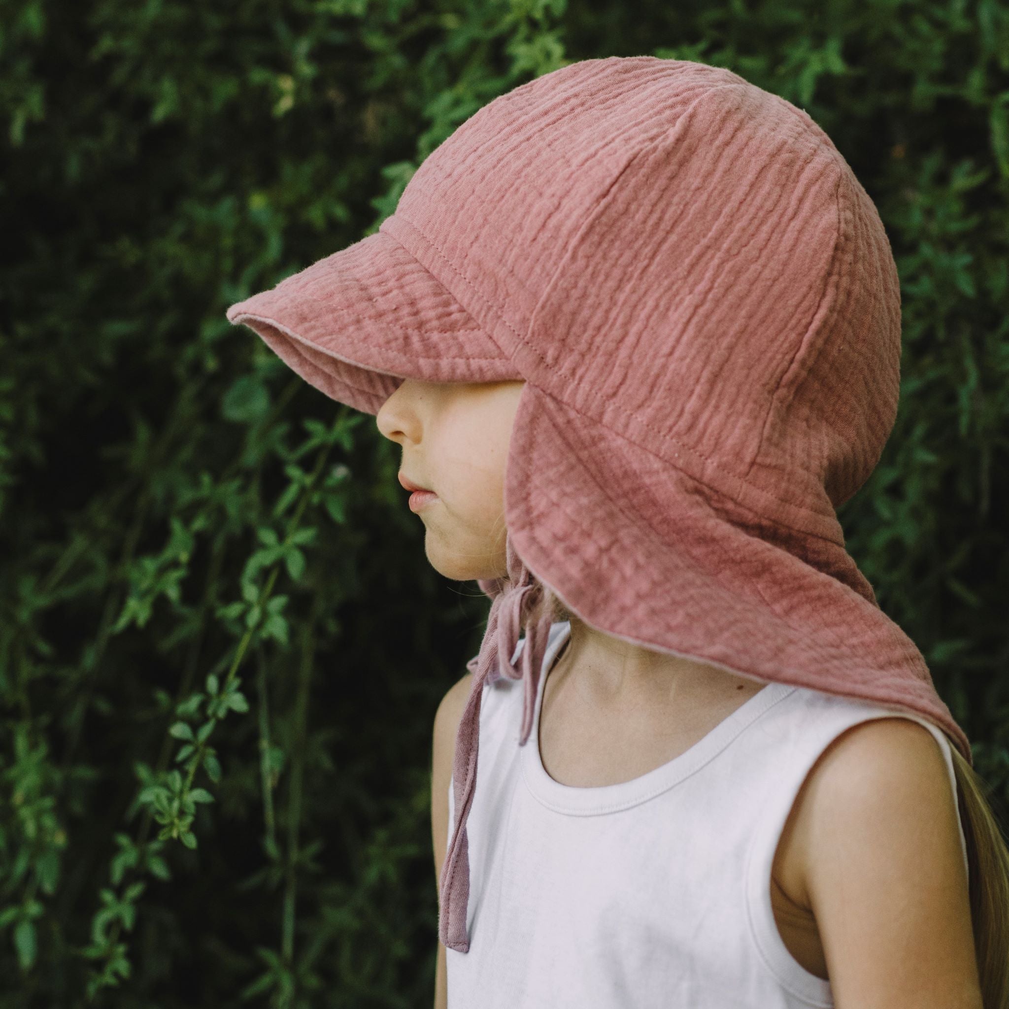 Pippadu kifordítható muszlin napozó sapka gyerekeknek rózsa és mályva színben