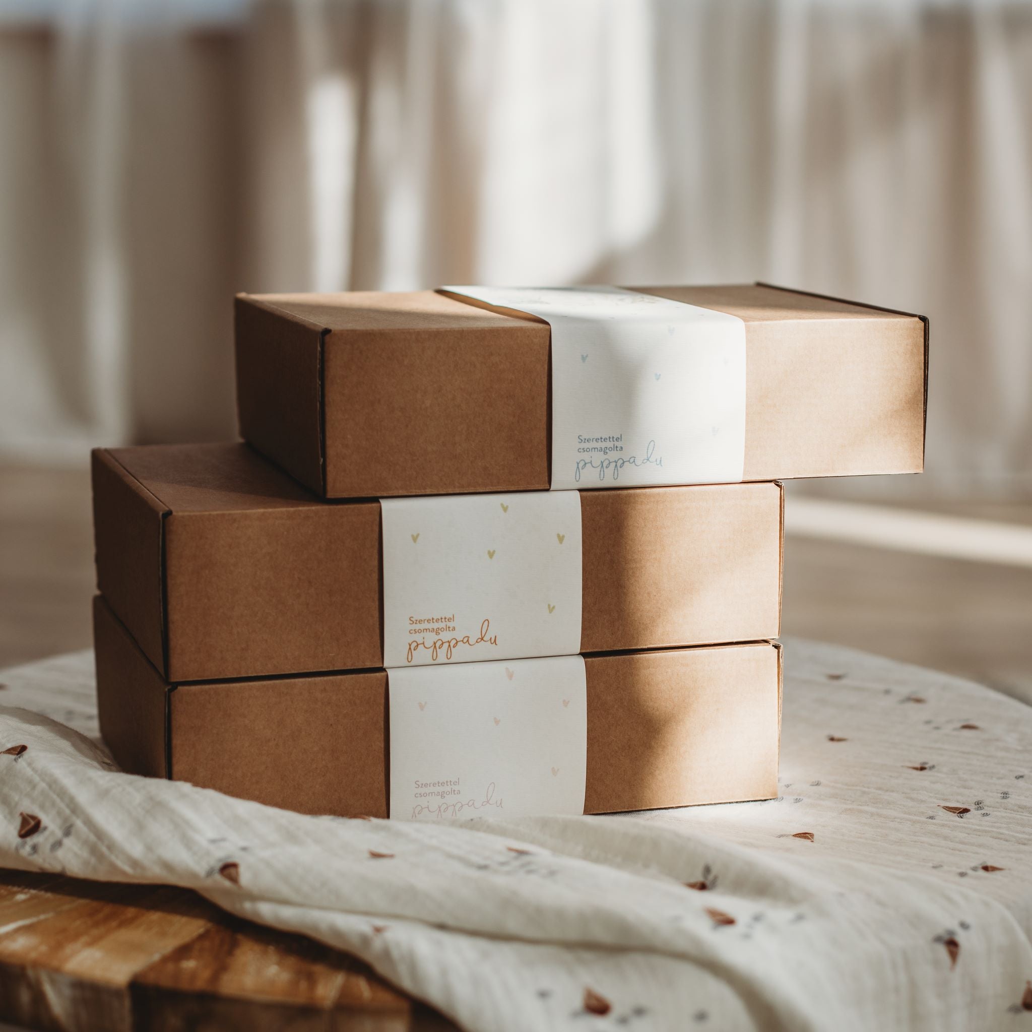 Babaváró csomag ajándék kismamának - kisfiús, kislányos, meglepetés babának - pippadu