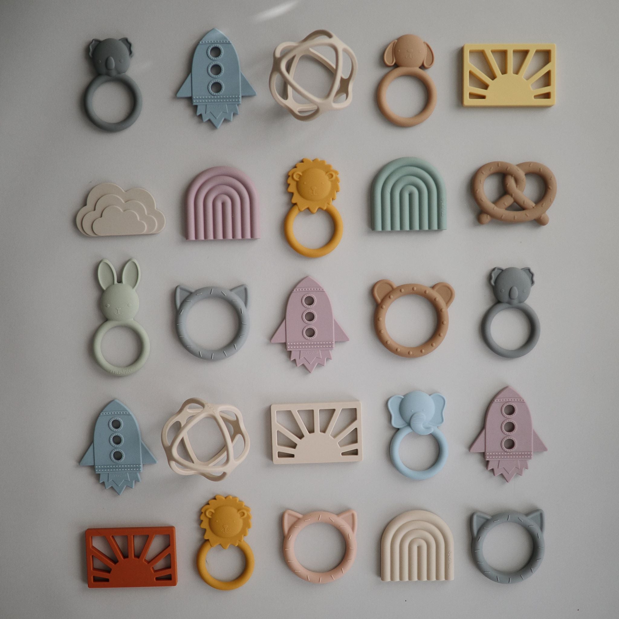 Szilikon rágókák a pippadunál - oroszlán rágóka - pasztellsárga - pippadu