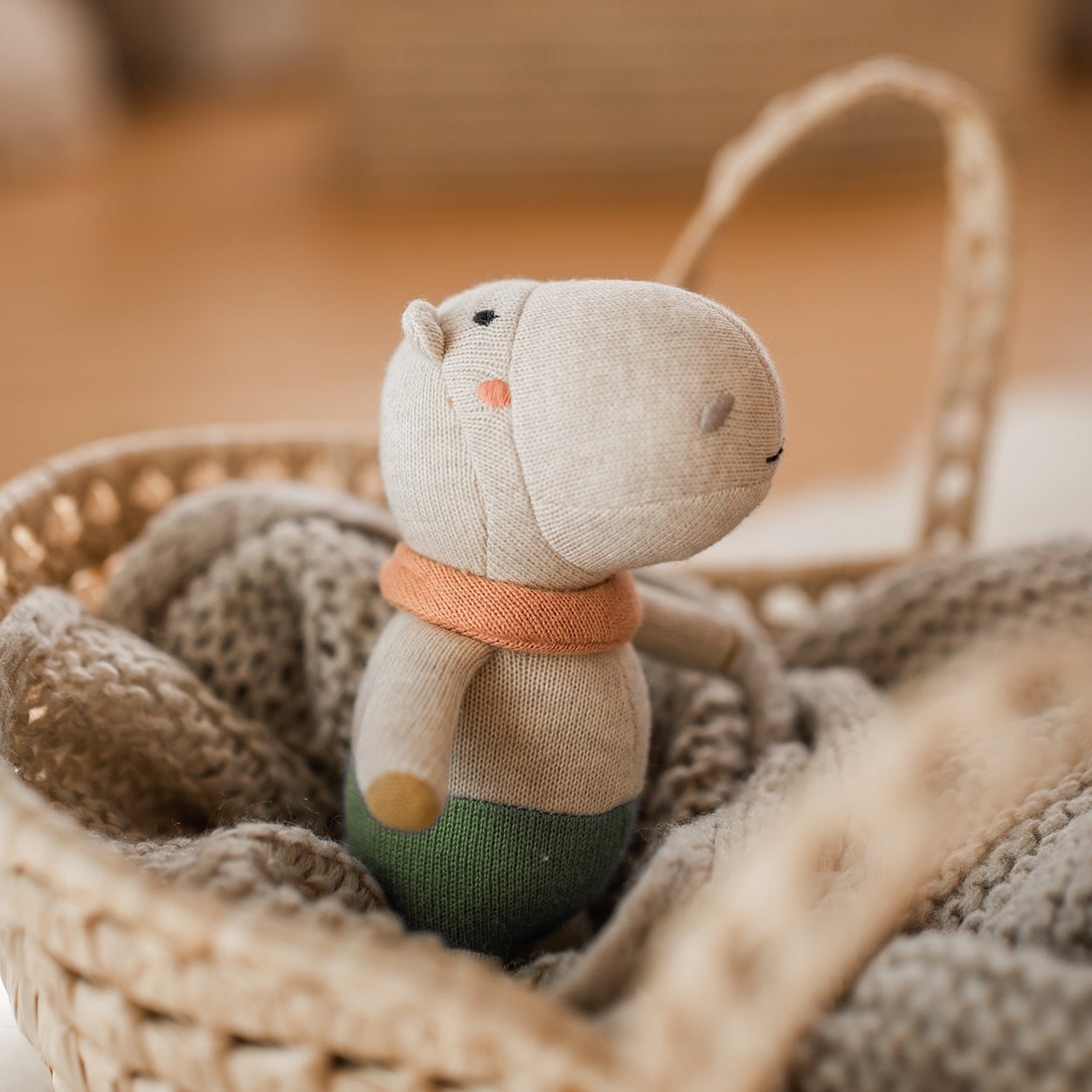 Plüss baba csörgő - víziló - organikus pamut - pippadu