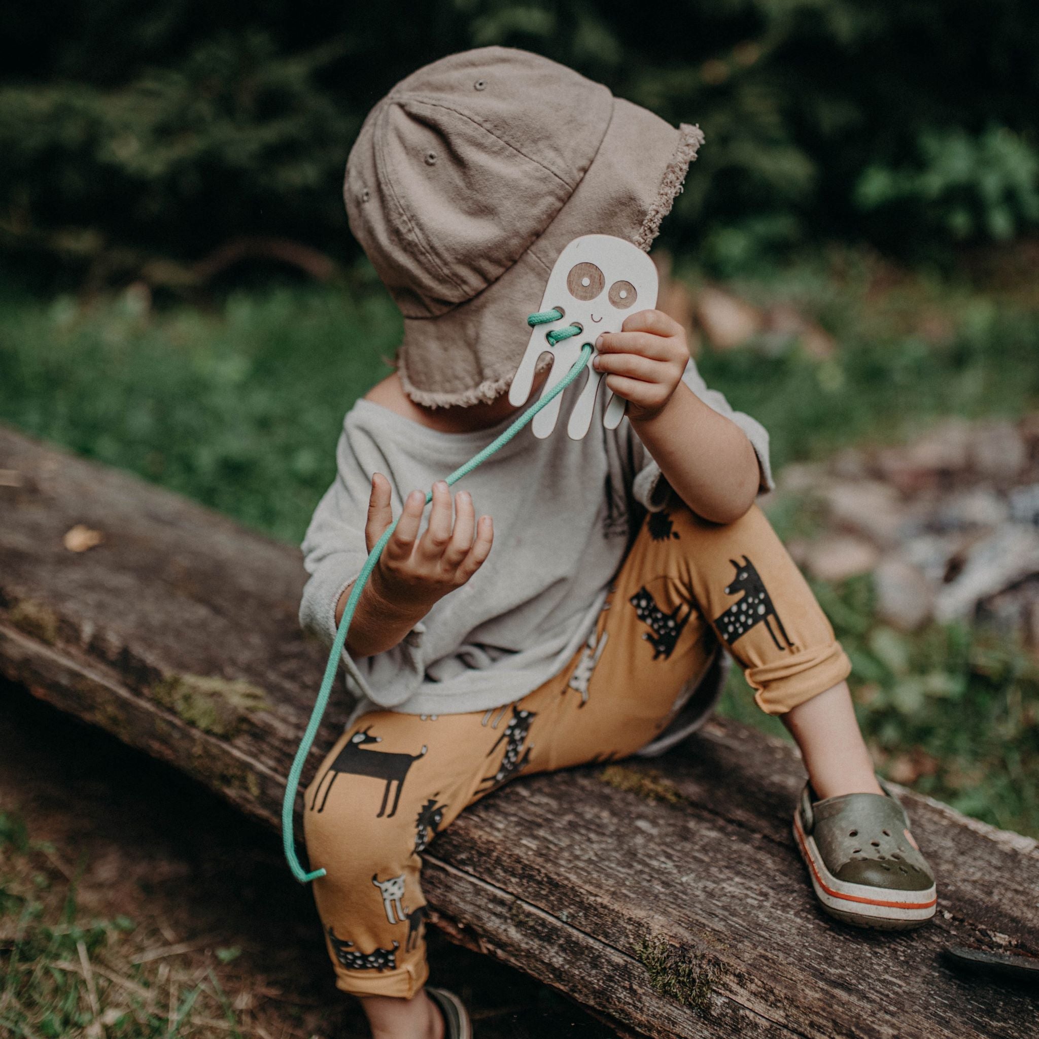 Kicsi fűzős játék - polip - www.pippadu.hu