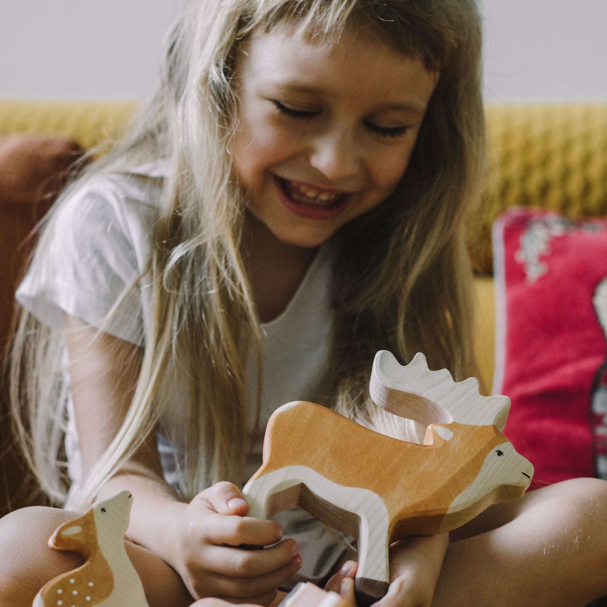 Holztiger Szarvas fajáték a pippadu polcain - gyerekjátékok