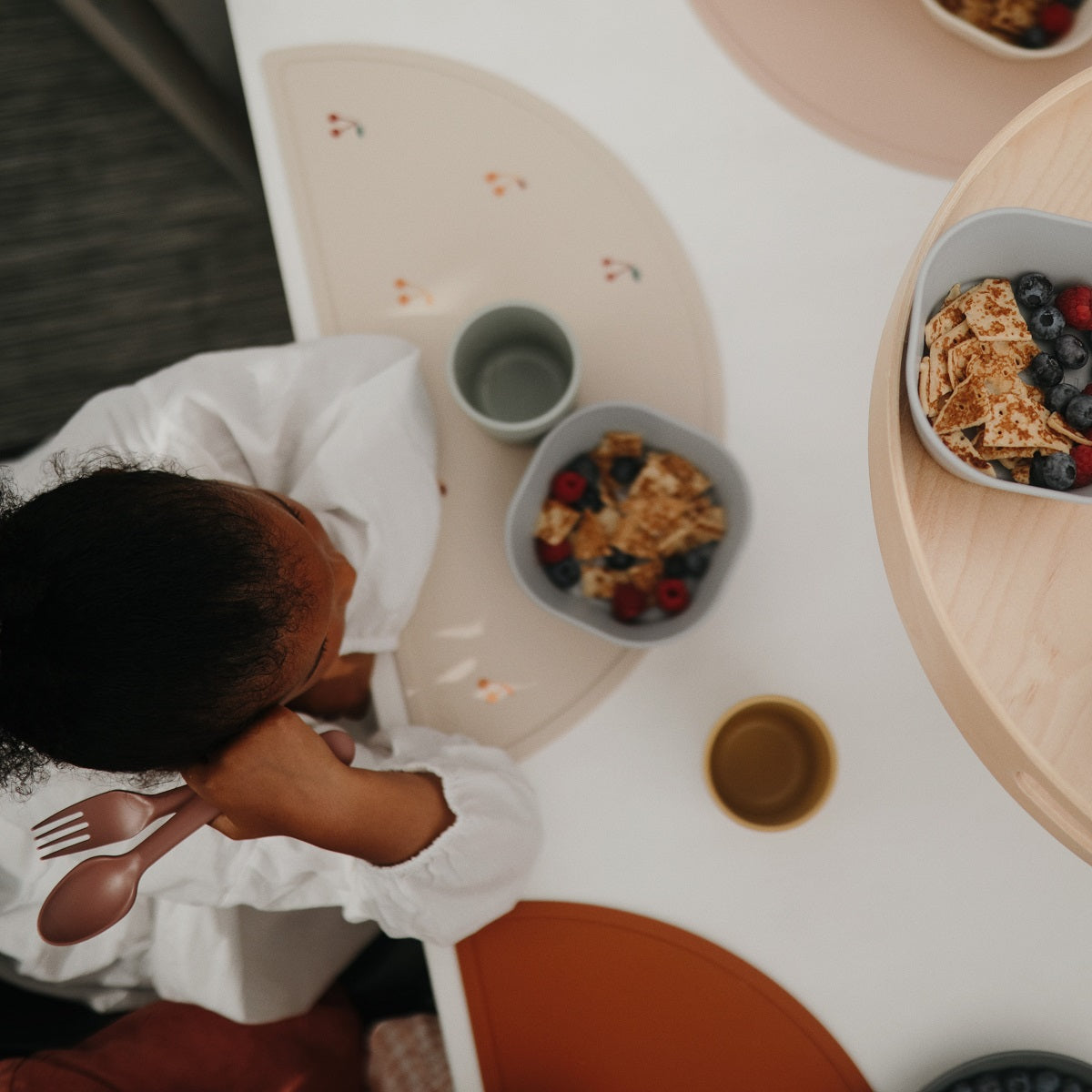 Szilikon tányéralátét - cseresznye - Pippadu