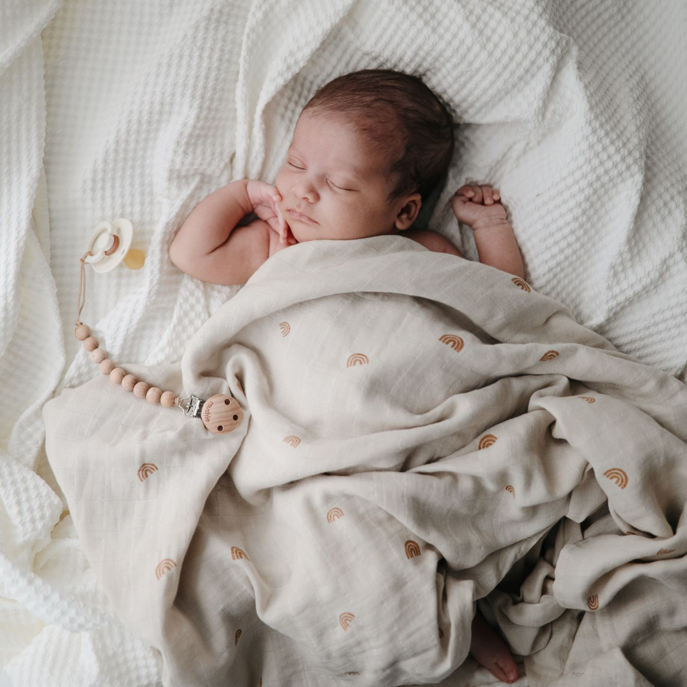 Mushie muszlin pólya - babatakaró - szivárvány mintával - pippadu