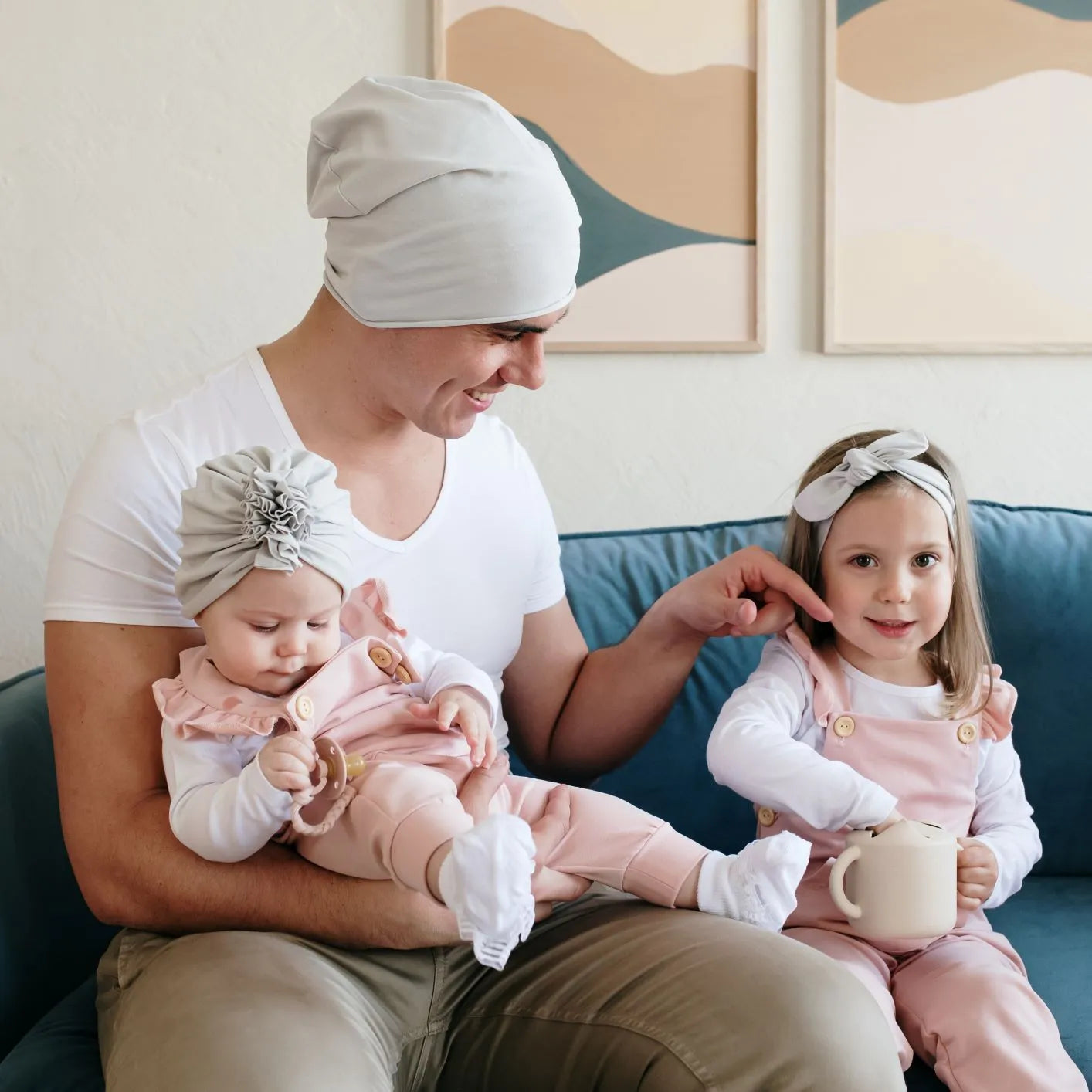 Tavaszi beanie sapka - szürke színben - apa-lánya szett - pippadu