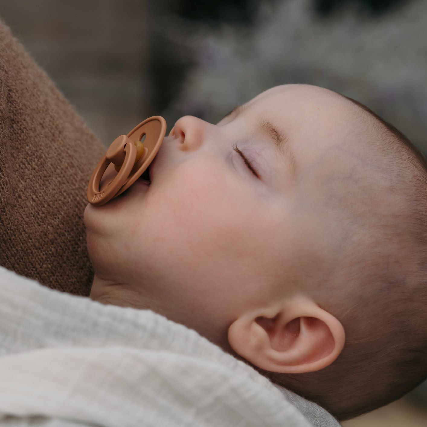 BIBS Colour cumi - dán, letisztult dizájn - kisbabáknak - terra színben - pippadu