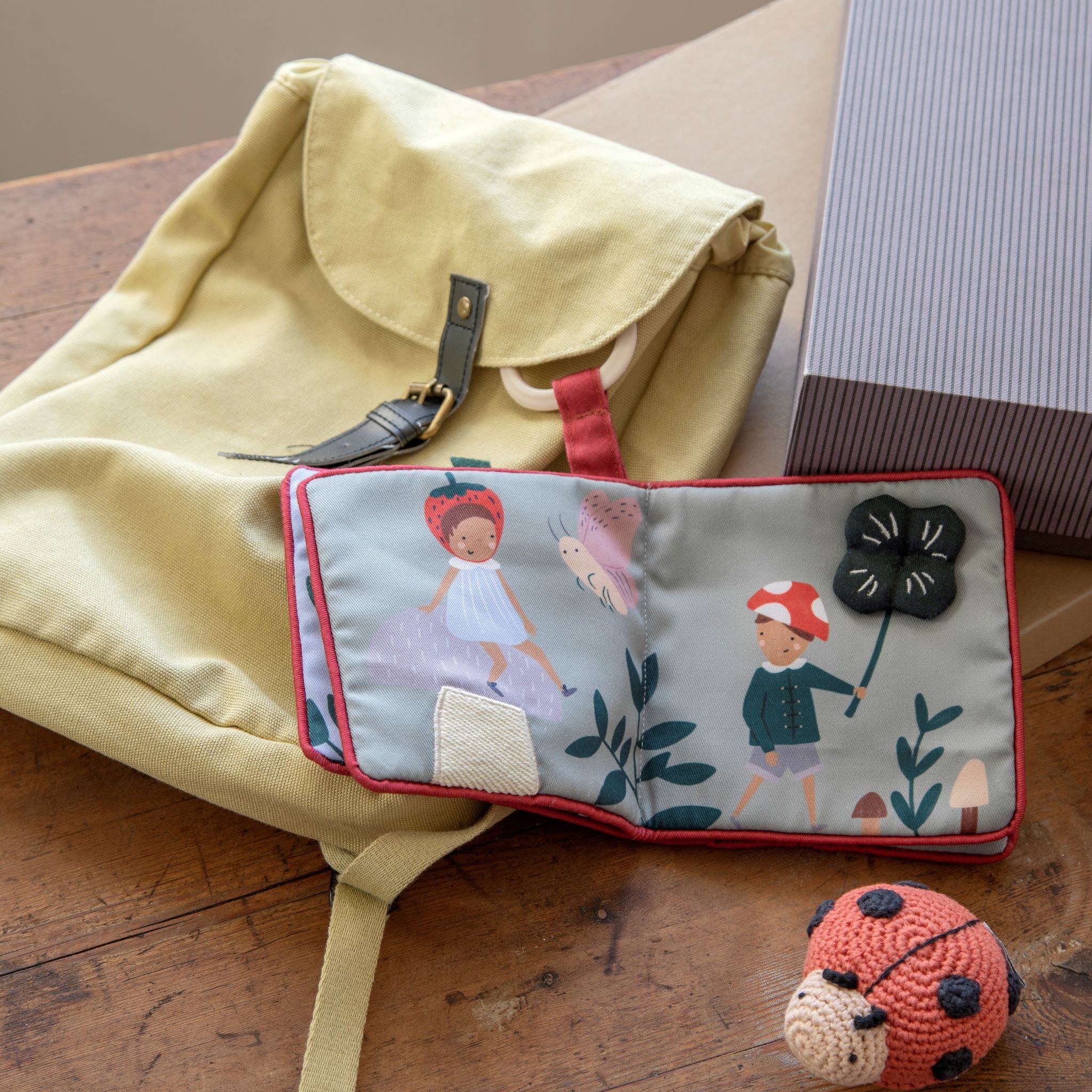 Textil babakönyv már újszülött kortól tündérekkel - pippadu