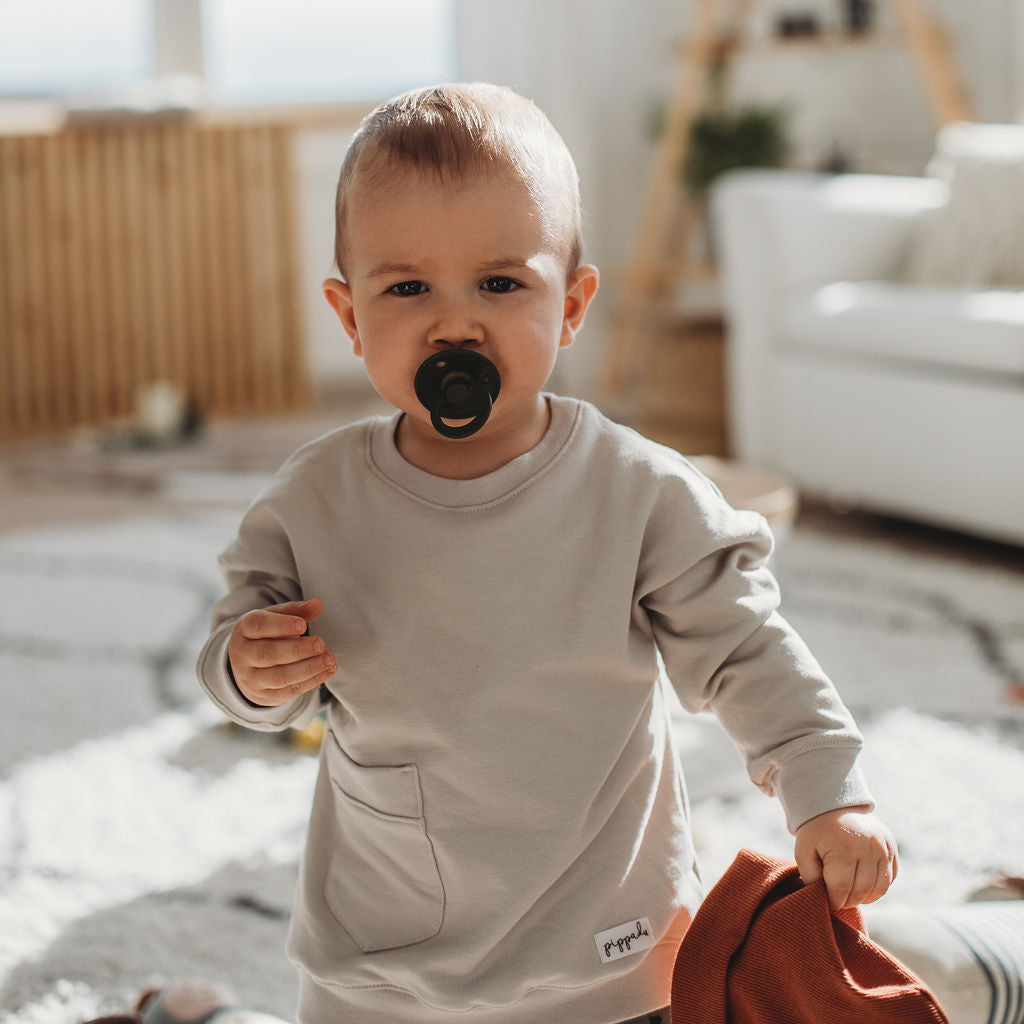 Pippadu - gyerek pulóver uniszex zsebbel - szezám színben