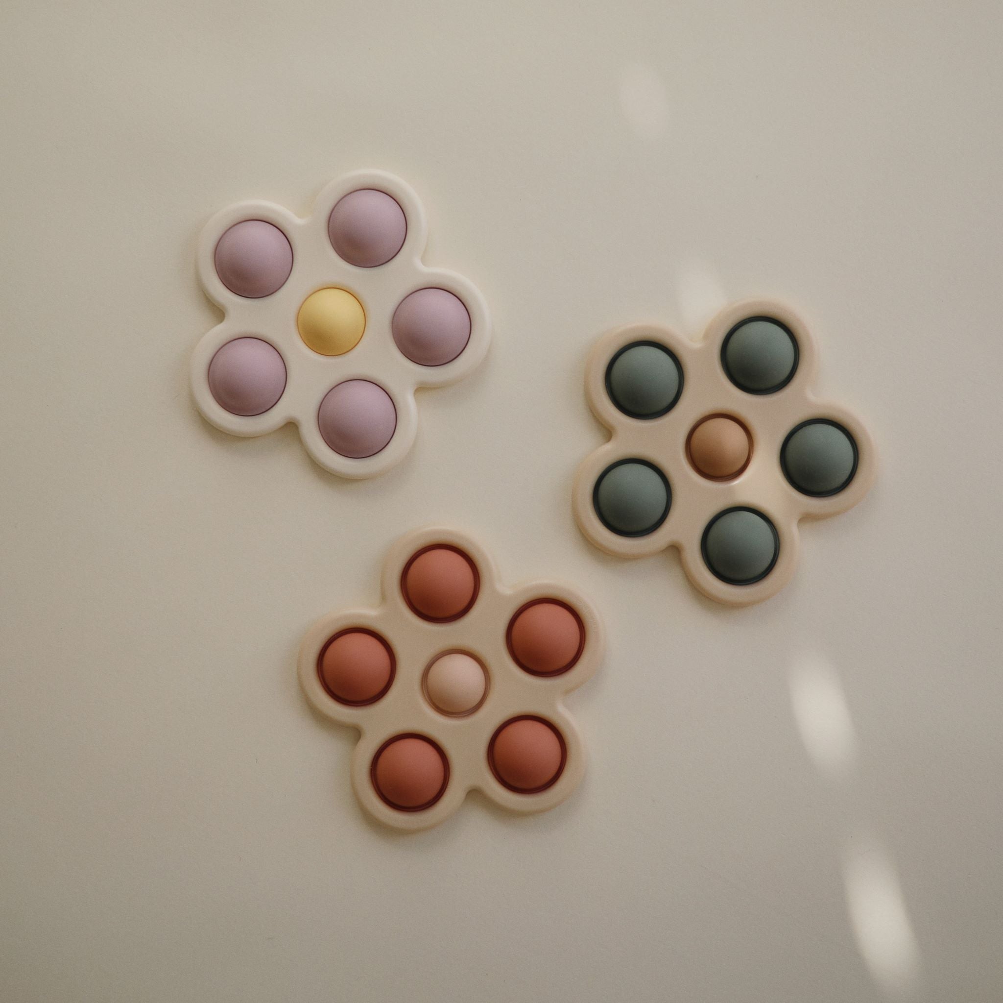 Virág formájú pop játékok a pippadu polcain!