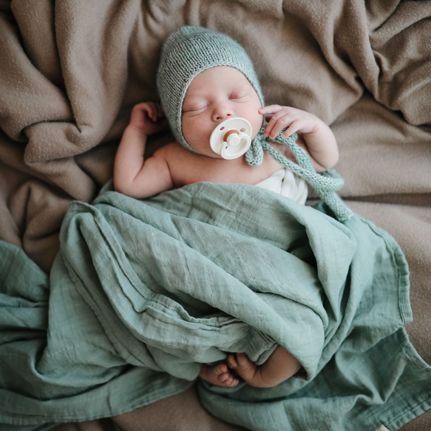 Muszlin pólya zsálya színben - babatakaró - pippadu