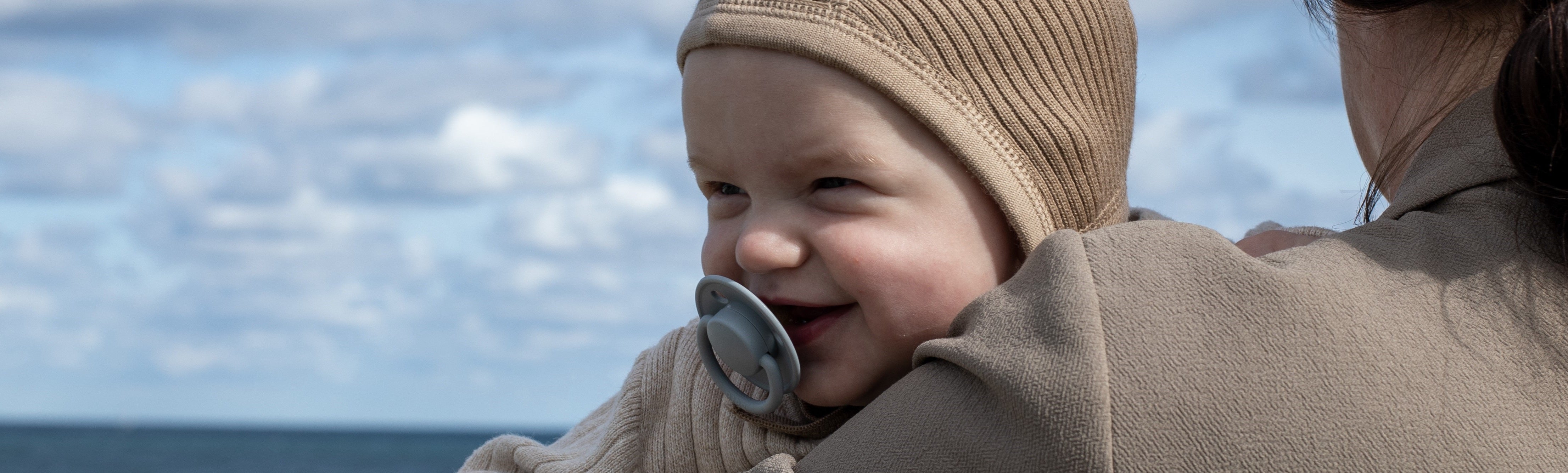 BIBS De Lux cumi a pippadunál - cseresznyeformájú, szilikon cumifej