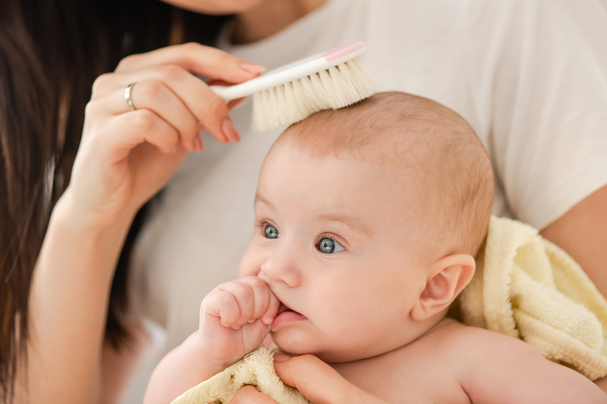 Baba koszmó kezelése kíméletesen olajjal és puha kefével
