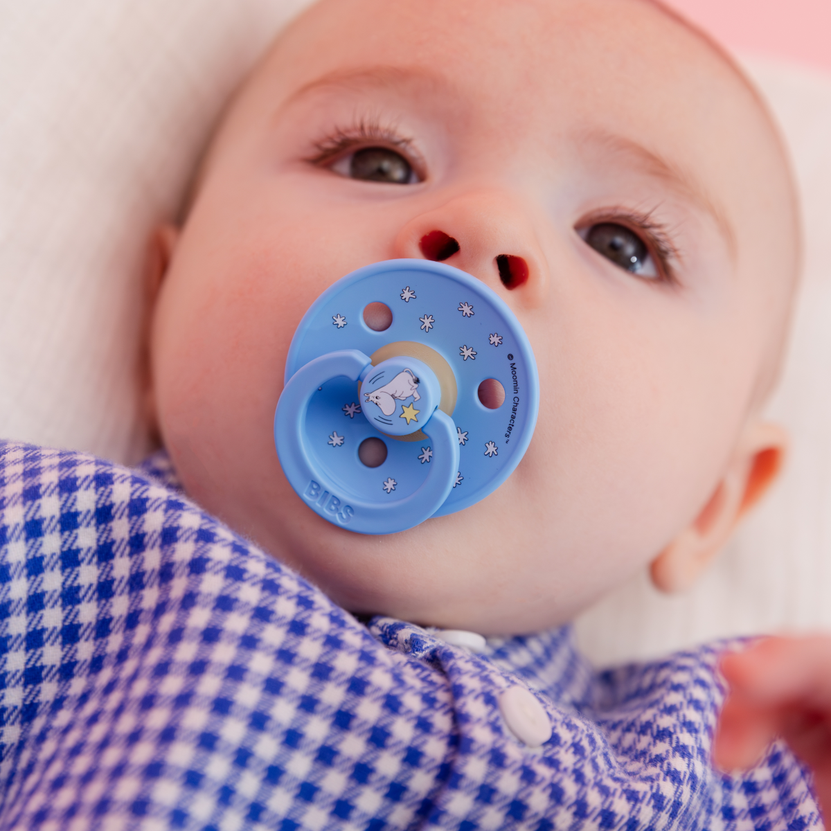 Kisbaba BIBS Mumin cumival, a világoskék cumi a Jó éjt fantázianevet kapta