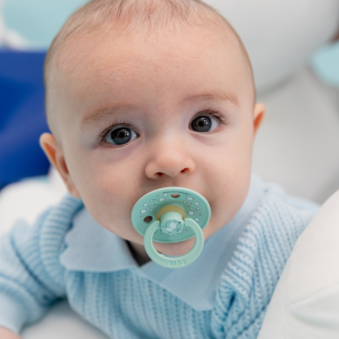 Kisbaba BIBS Mumin cumival, a halványmenta cumi a VízpartON fantázianevet kapta