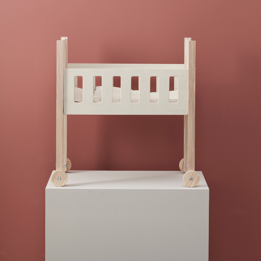 Kid's Concept - Kid's Hub - Játék babaágy ágyneművel gyerekeknek