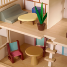 Emeletes babaház bútorokkal gyerekeknek