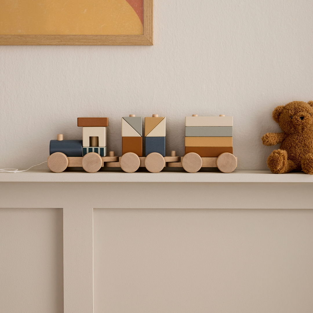 Fa vonat építő blokokkal (barna) gyerekeknek
